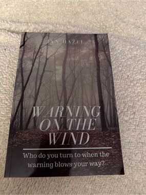hazel Warning on the Wind - Gray & Black